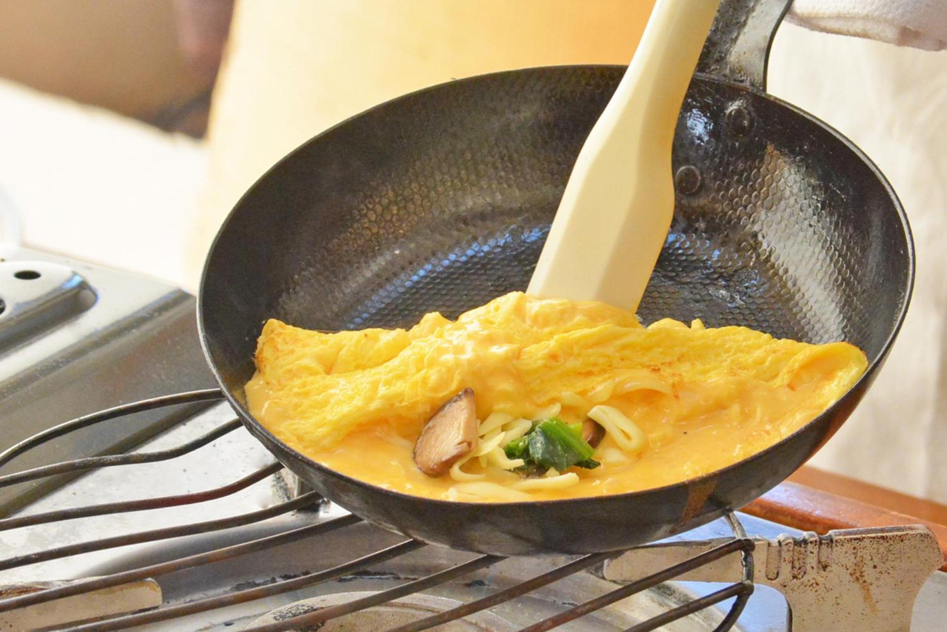 Miyako Hotel Gifu Nagaragawa Exteriér fotografie Egg foo young being cooked