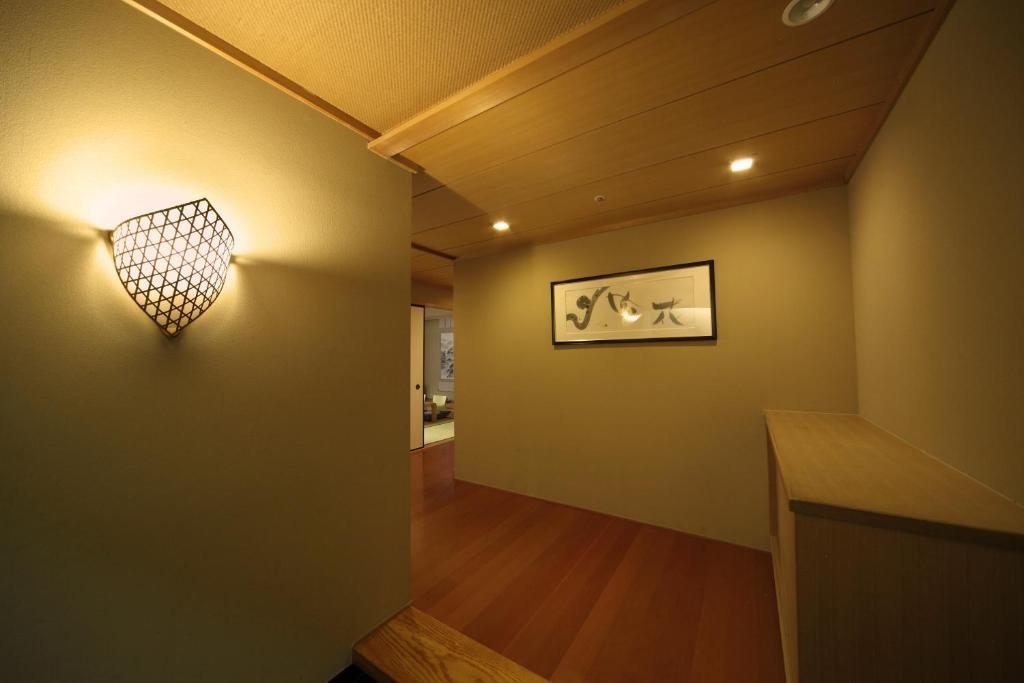 Miyako Hotel Gifu Nagaragawa Exteriér fotografie A traditional Japanese house